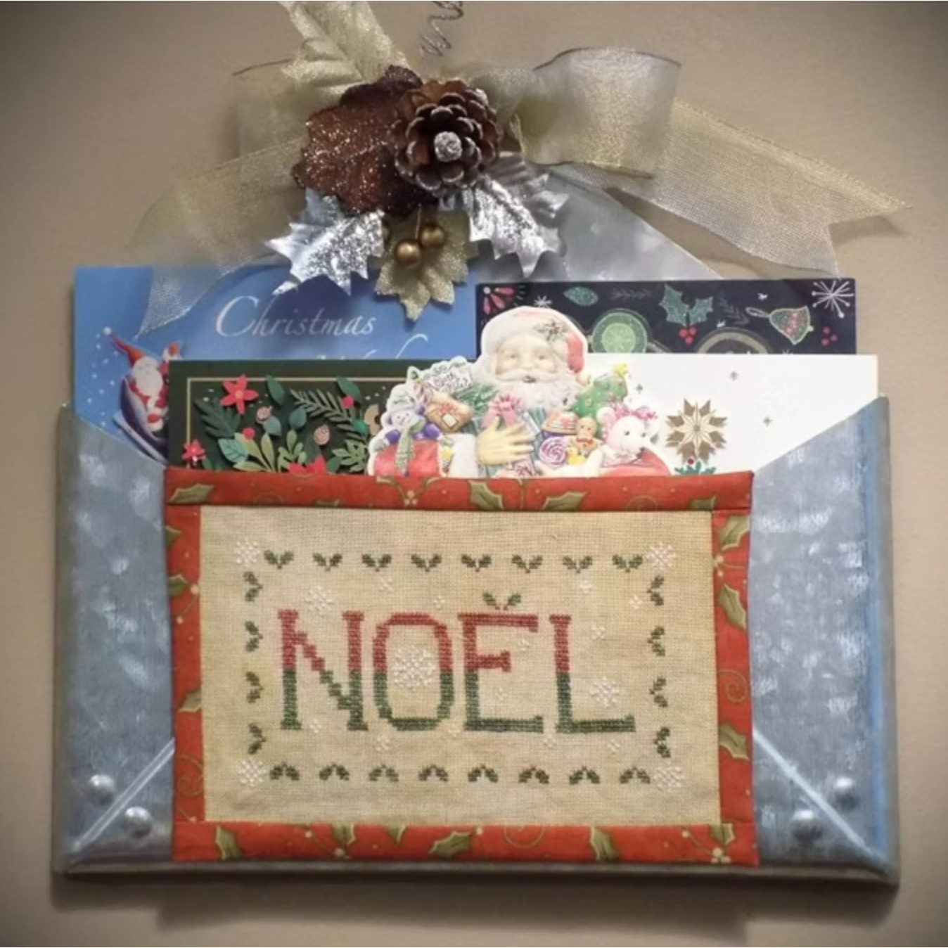 Punch Needle & Primitive Stitcher Magazine - Christmas / Winter 2025