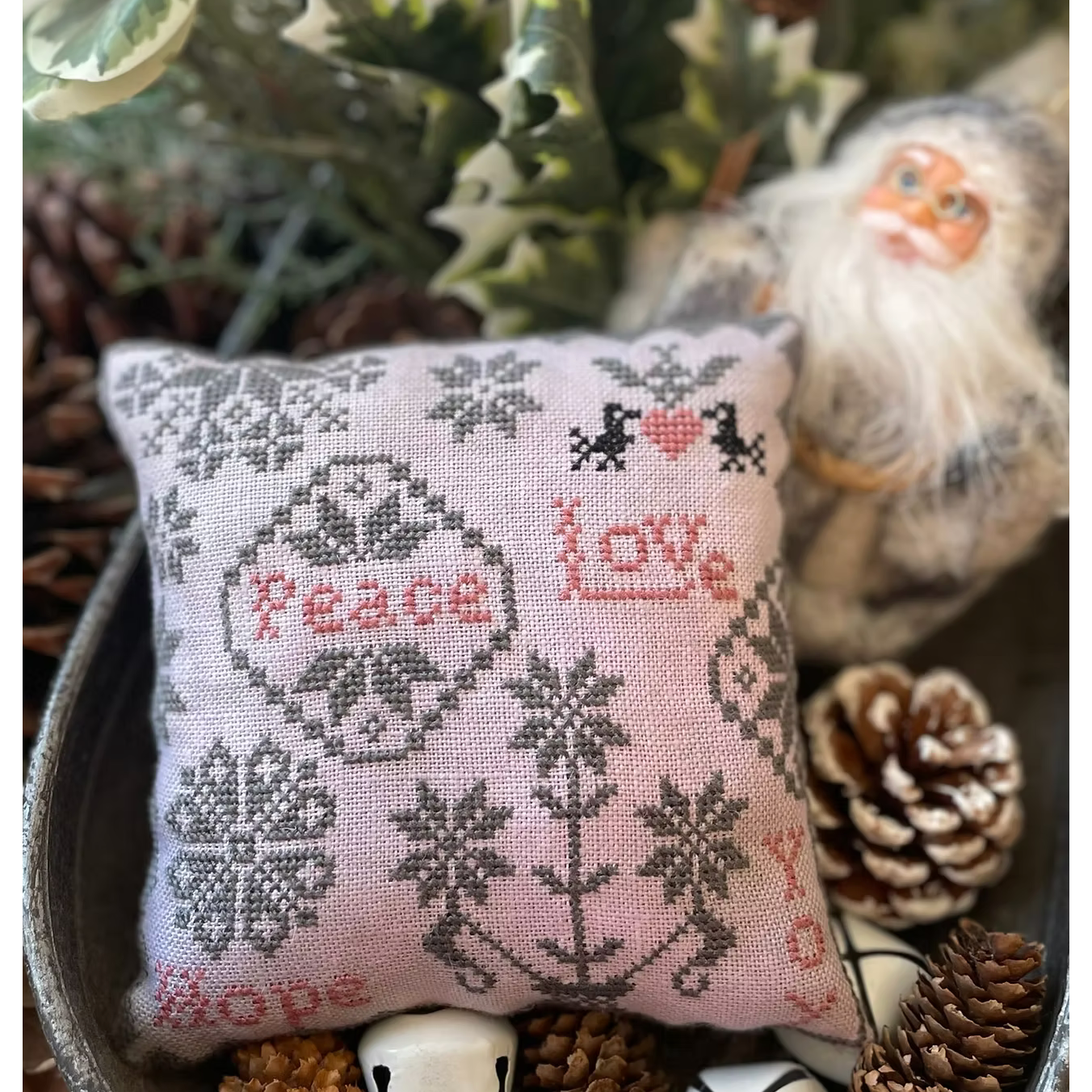 Punch Needle & Primitive Stitcher Magazine - Christmas / Winter 2025