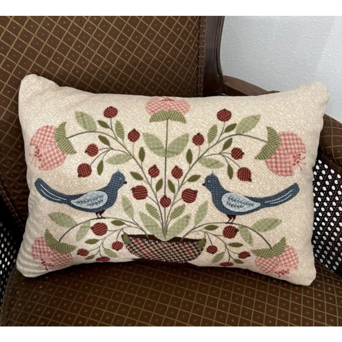 Karen Yaffe Designs ~ Tayberry Lane Pillow Wool Applique Pattern
