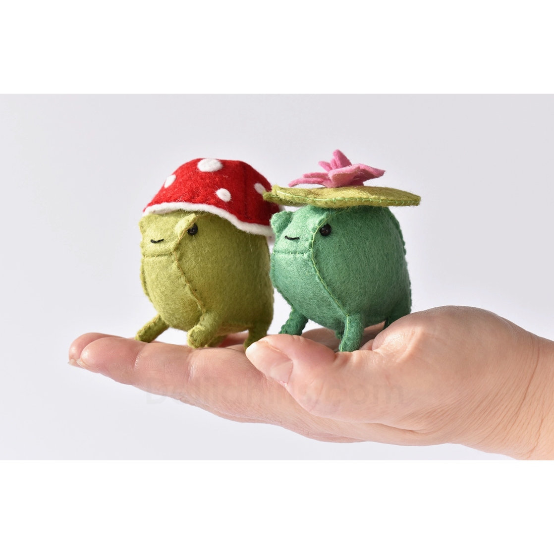DelilahIris Designs ~ Felt Frog Sewing Kit