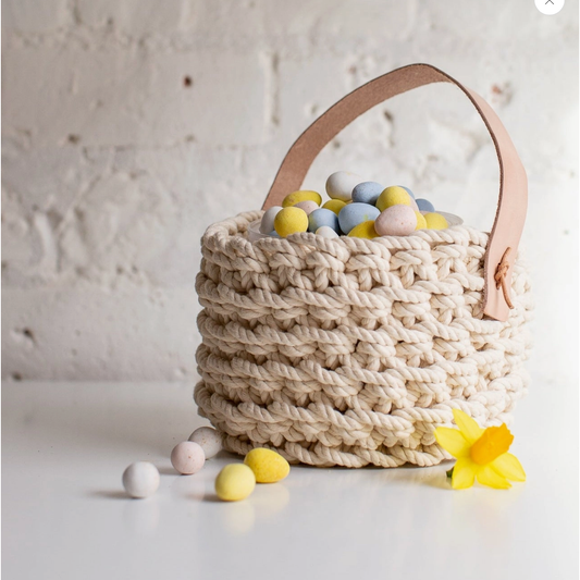 Flax & Twine | Brooklyn Basket Crochet Kit with Handle - Parchment