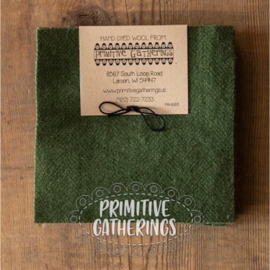 Primitive Gatherings Wool Charms - Holly