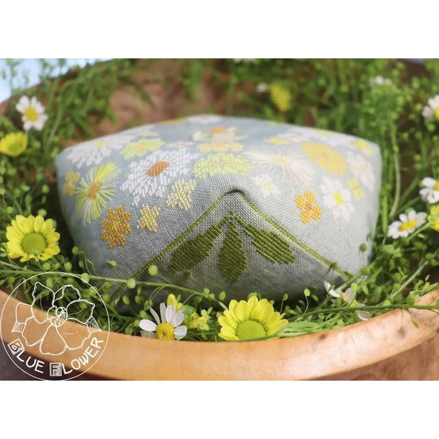 The Blue Flower | Daisy Crown Biscornu