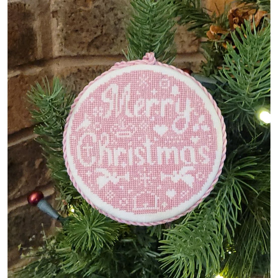 Wildflower Stitching  | Merry Christmas Bauble MARKET 2026