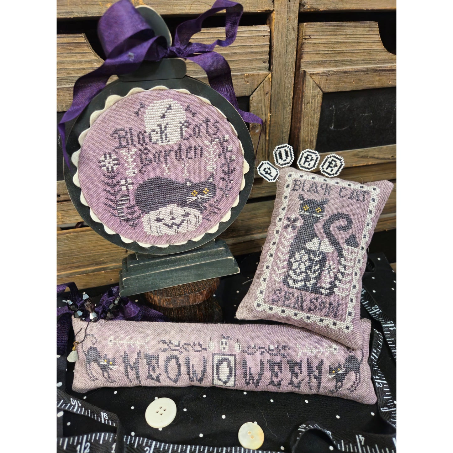 Quaint Rose Needlearts | Meow O Ween NM25
