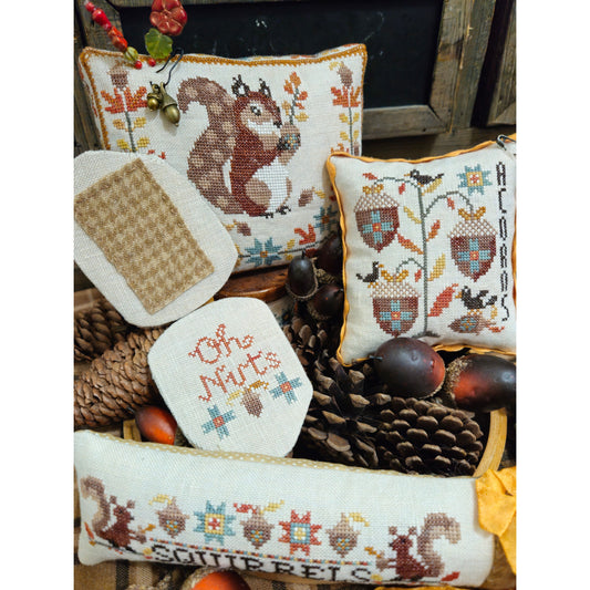 Quaint Rose Needlearts | Acorn Thieves NM25