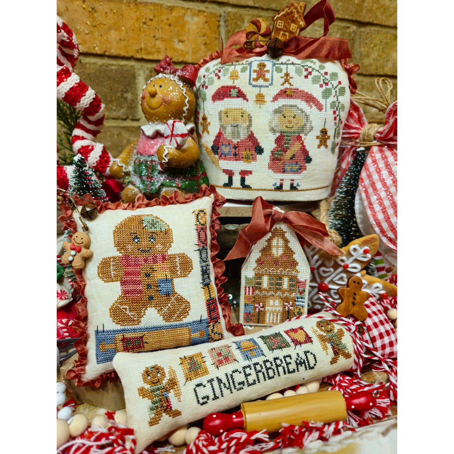 Quaint Rose Needlearts | Gingerbread Thieves NM2026