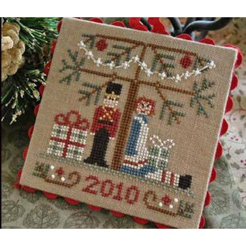 2010 Ornaments - Under the Tree Pattern
