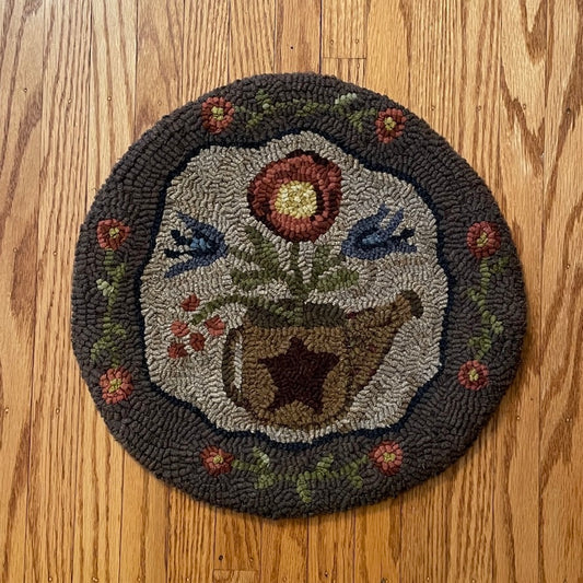Payton's Primitives ~ Chair Pad Rug Hooking Pattern - Watering Can in Bloom