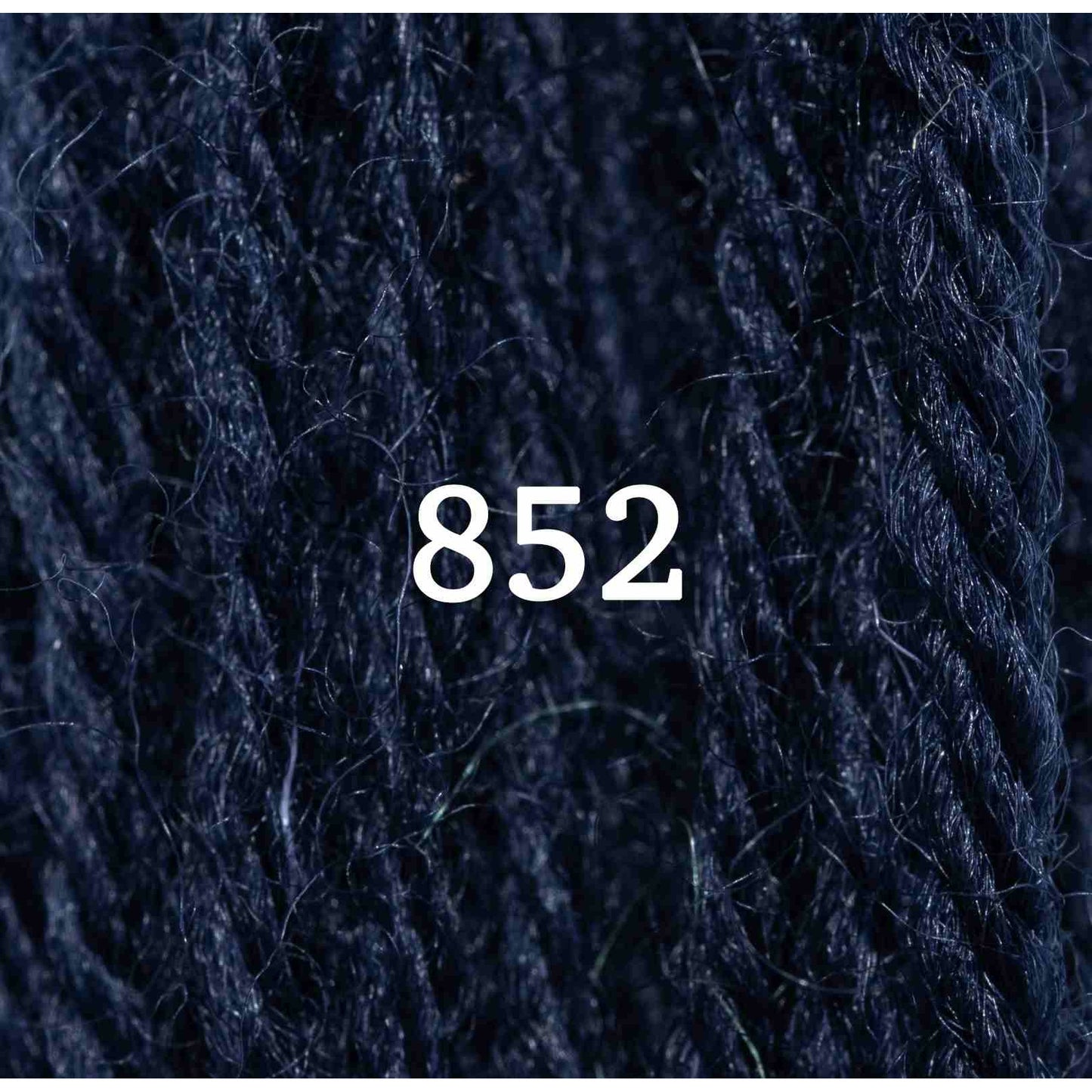 Crewel Weight Yarn ~ Navy Blue 852