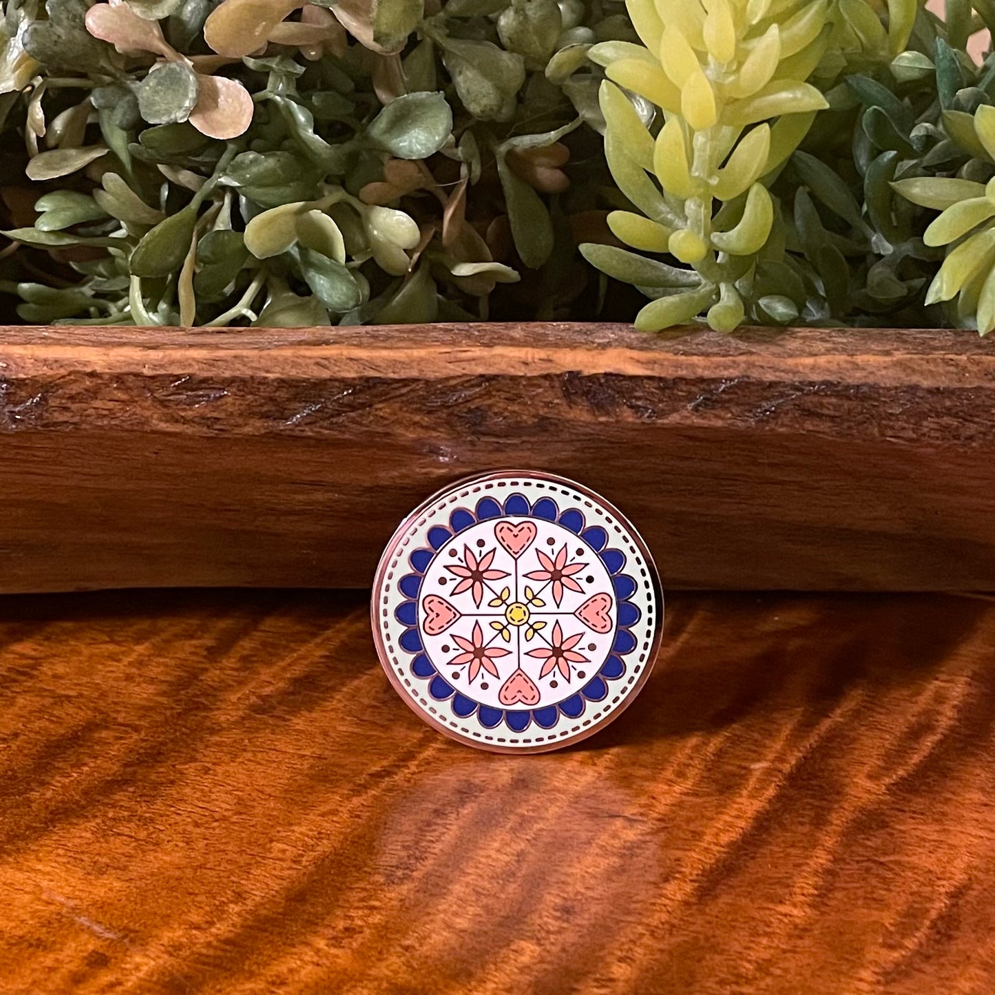 Enamel Floral Needle Minder