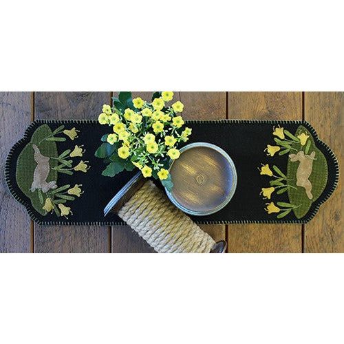 Primitive Gatherings ~ Daffodil Dance Table Runner Wool Applique Kit