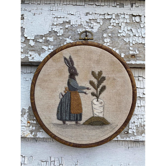 Notforgotten Farm ~ Miss Flossie Parsnip Embroidery Pattern