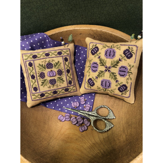 ScissorTail Designs ~ Purple Pumpkin Pin Keeps Pattern