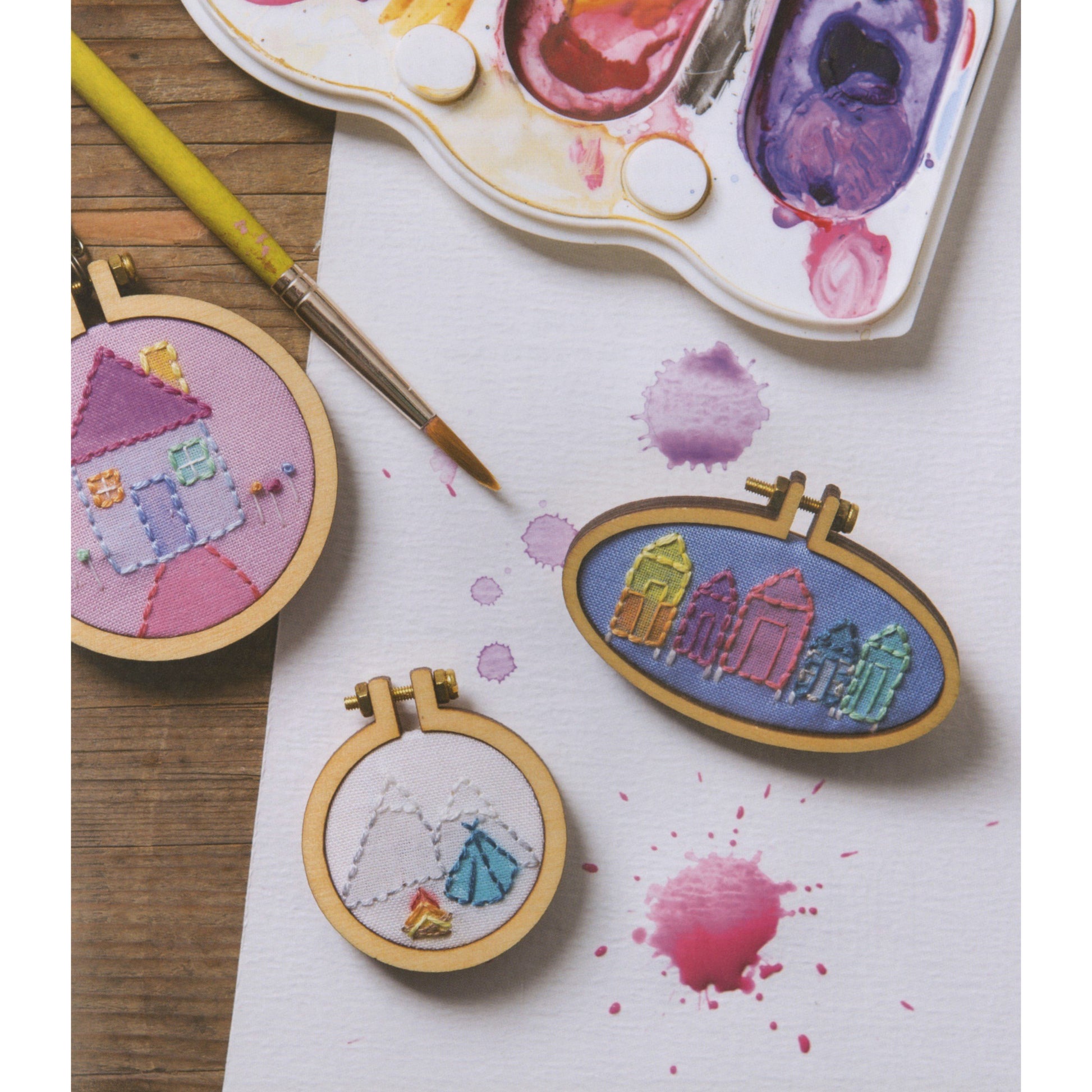 Beaded Embroidery Stitching [Book]