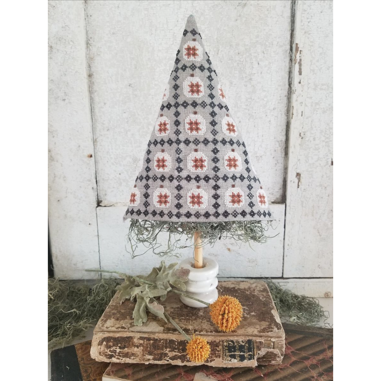 Hello from Liz Mathews ~ Pumpkin Quilt Tree Pattern
