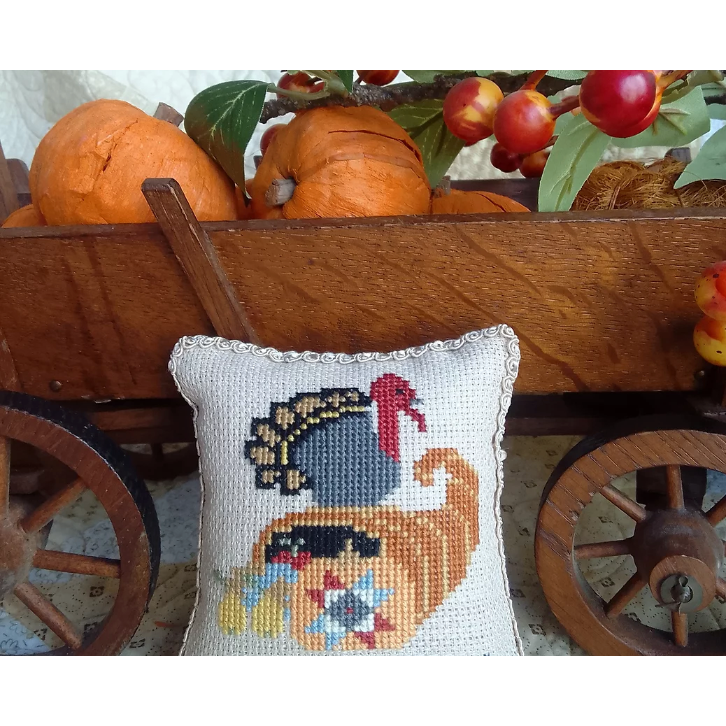 Twin Peak Primitives ~ Autumn Smalls 2022 Pattern – Hobby House Needleworks