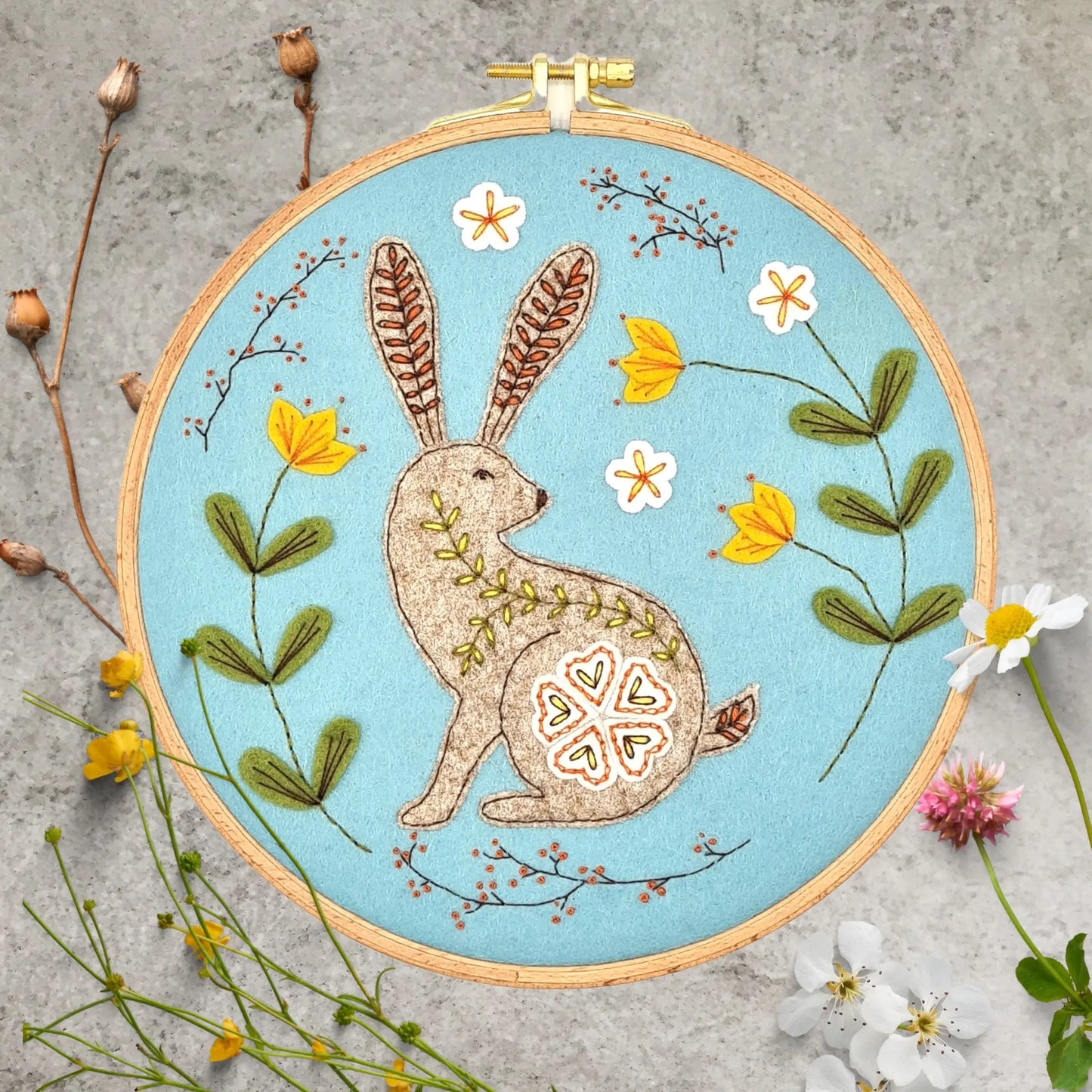 Corrine Lapierre ~ Applique Embroidery Kit ~ Wild Hare